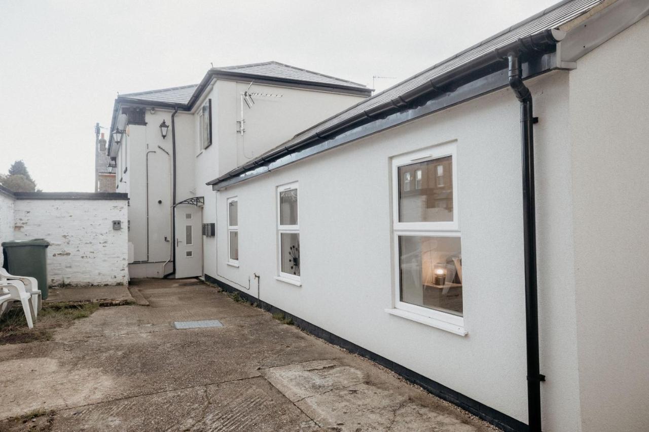 Elthorne Luxury Apartments - Uxbridge Exterior photo